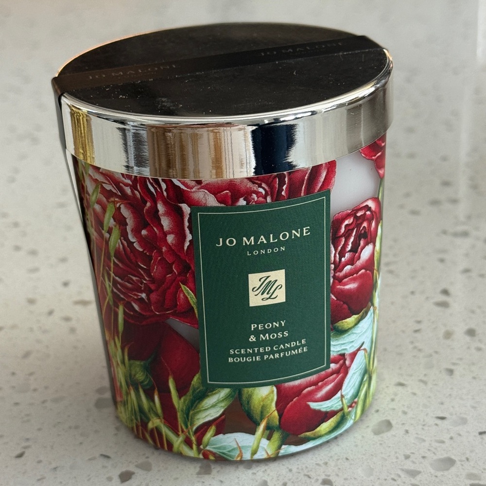 Jo Malone Peony & Moss Scented Candle - Red Floral Design
